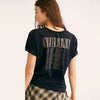 T-shirt Vintage Nirvana porté par une mannequin 